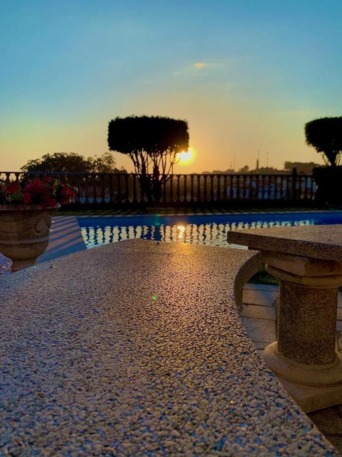 Casa Do Adro Hotel Виана до Кастело Екстериор снимка